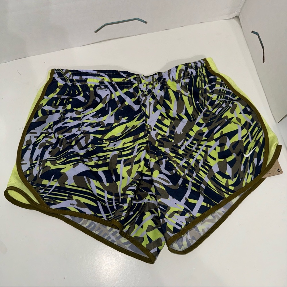 New Girls Nike Green and Black Athletic Shorts Moisture-Wicking Design